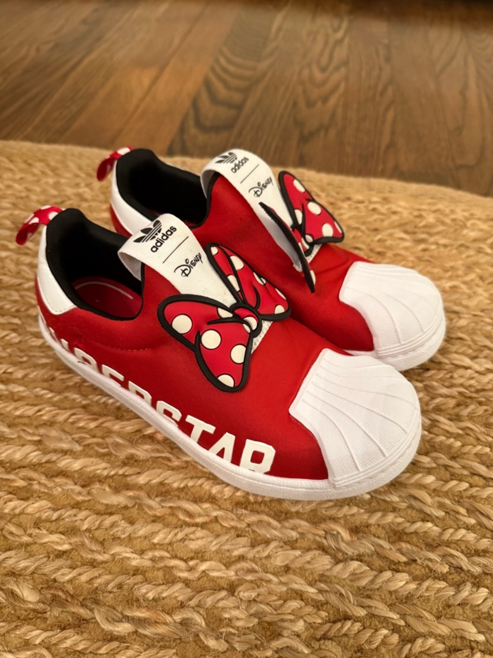adidas Minnie Mouse Slip-On Superstar Sneakers Kids Size 2